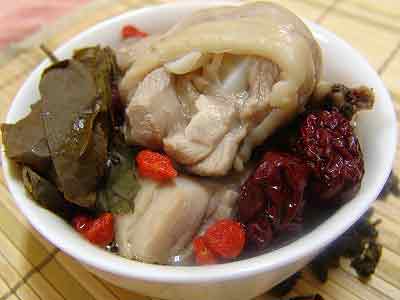 金萱红枣鸡汤