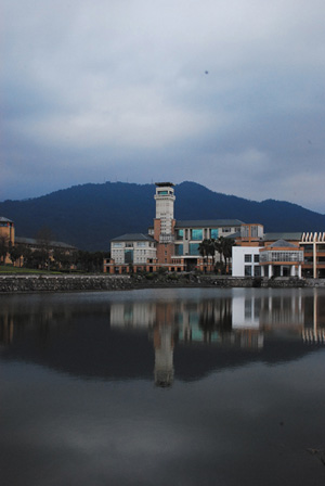 东华大学