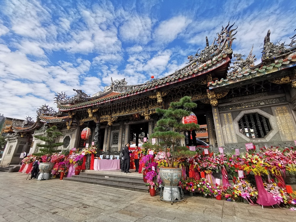 龙山寺外观